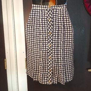 HOLT RENFREW vintage 100% silk houndstooth skirt